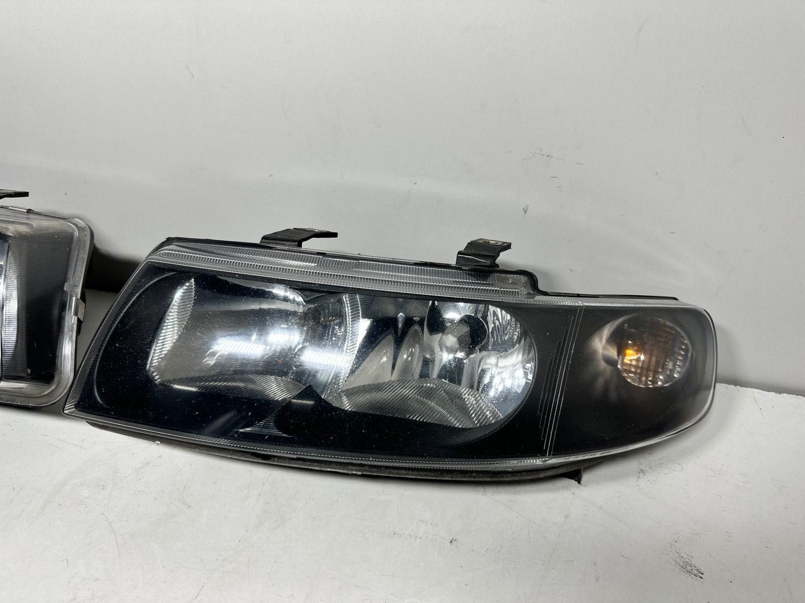 Seat Leon I Toledo II Lampy Przód Przednie  Lewa Prawa EU cana za 1st