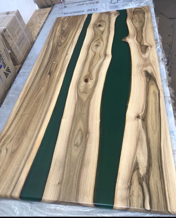 Столи Луцьк Стіл з горіха та епоксидной смоли