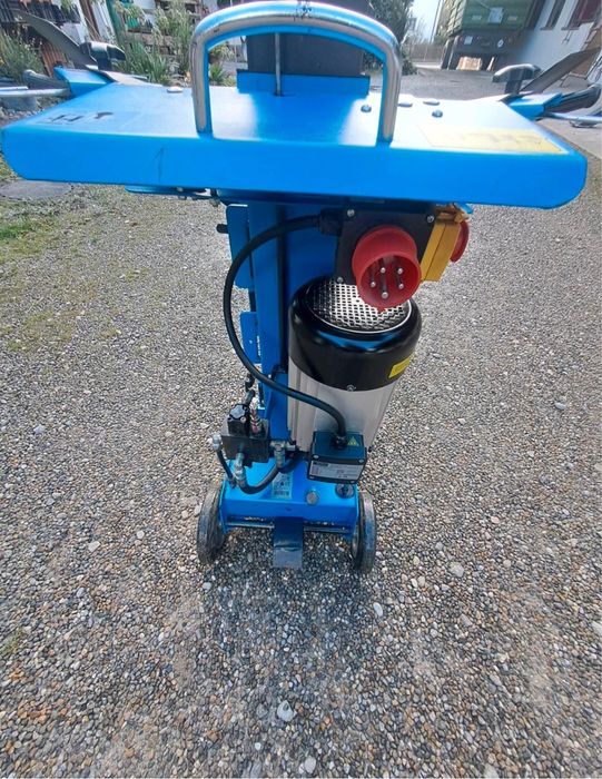 Rębak łuparka do drewna Gude 8 T