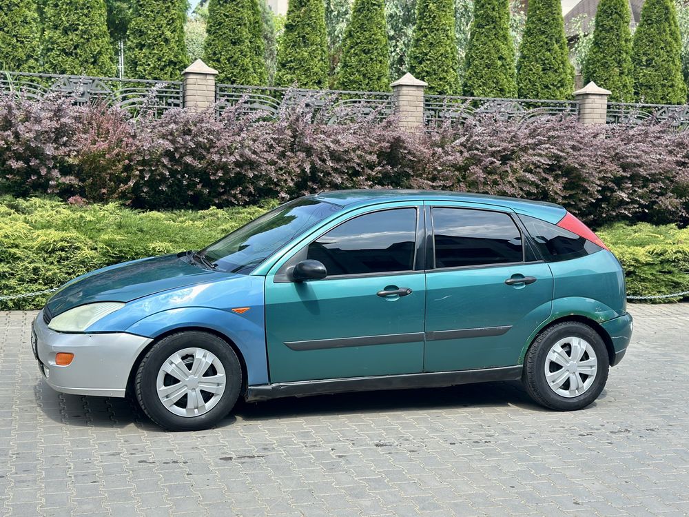 Продам Ford Focus 1998 рік,1.6 Бензин.