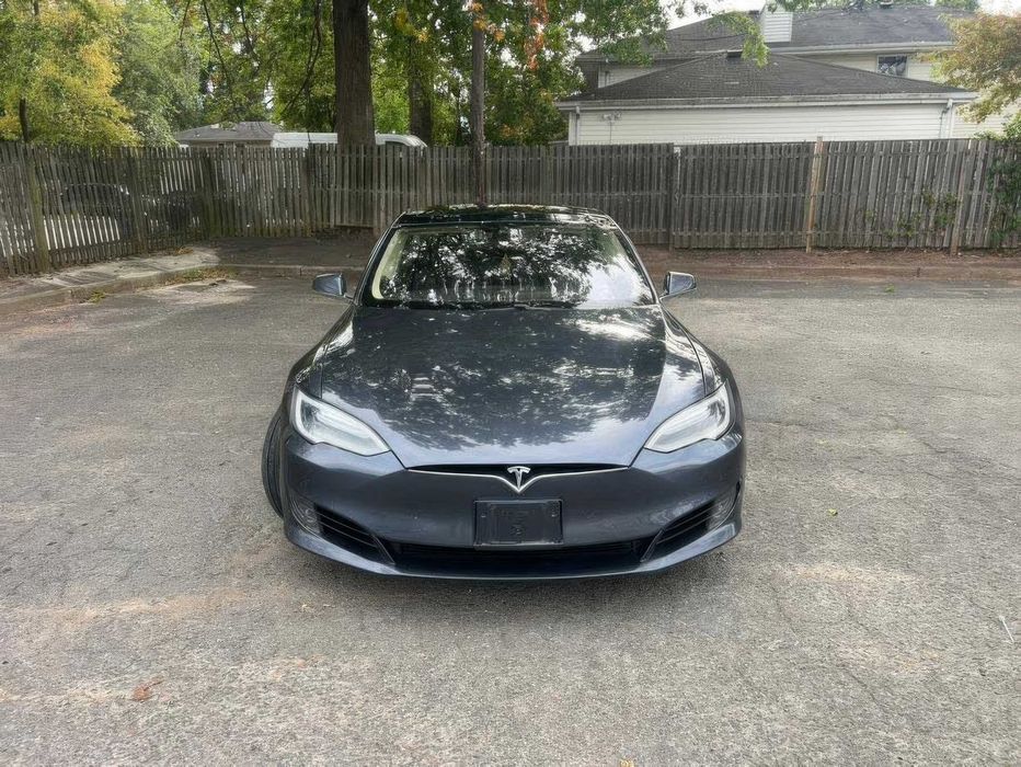 Tesla Model S 90D      2016