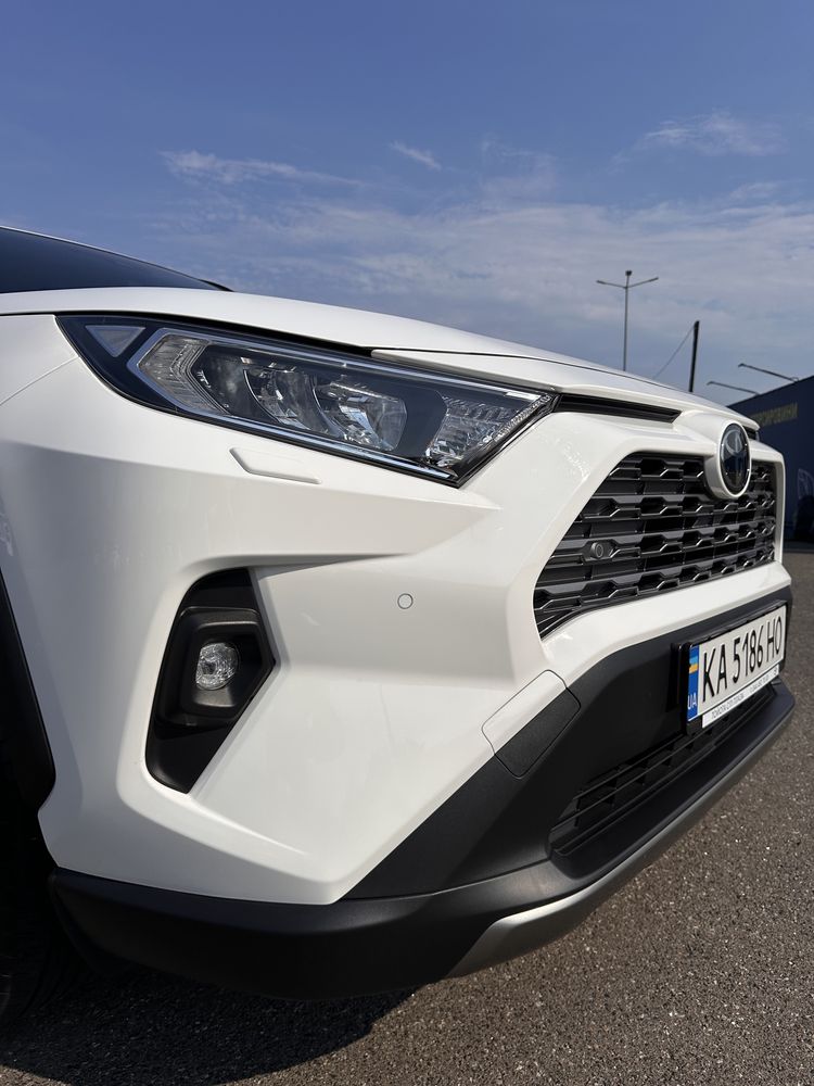 Toyota Rav4 2022 офійійна, на гарантіі