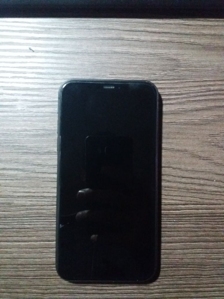 iPhone 11 Black 64 GB