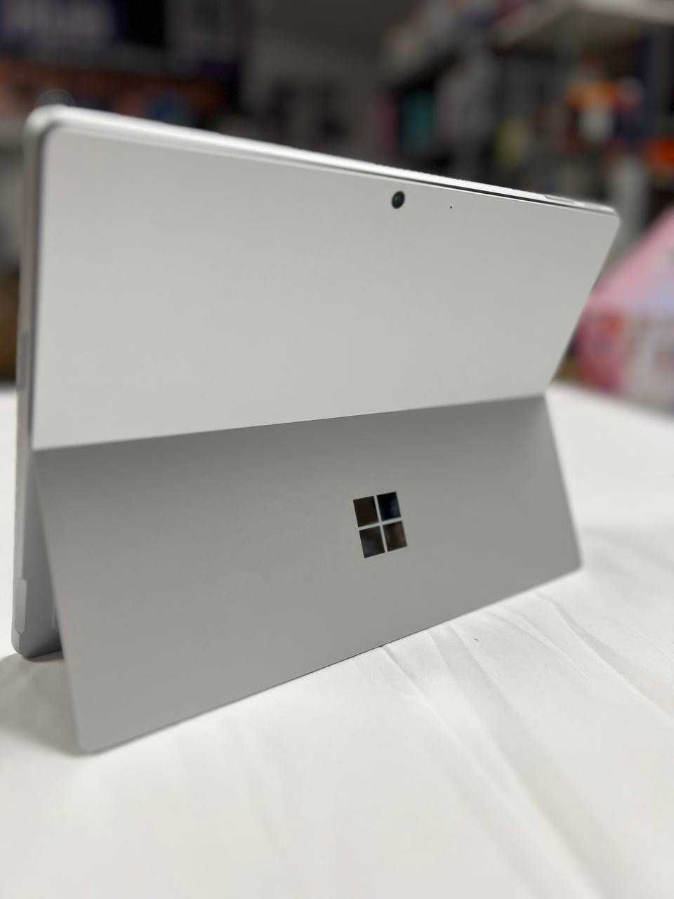Tablet Microsoft Surface Pro 10 - jak nowy  1 TB
