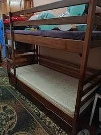 Двухярусне ліжко