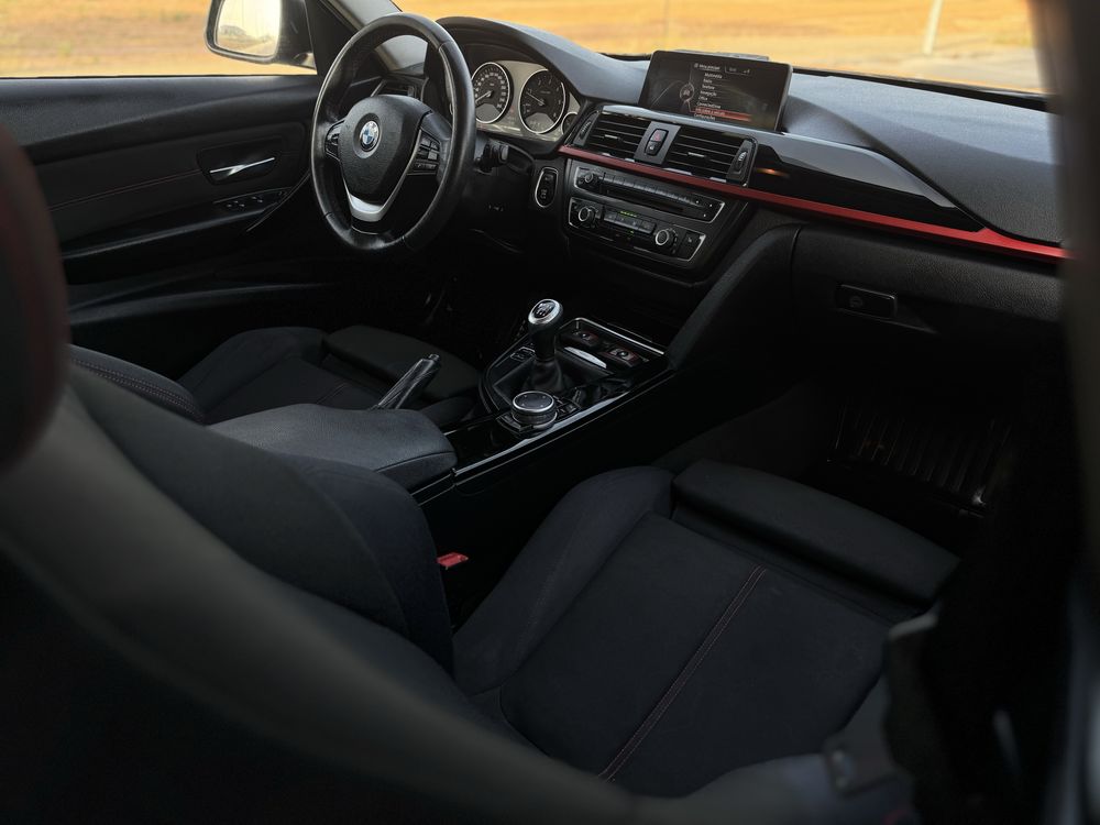BMW F31 318D Versão Sport