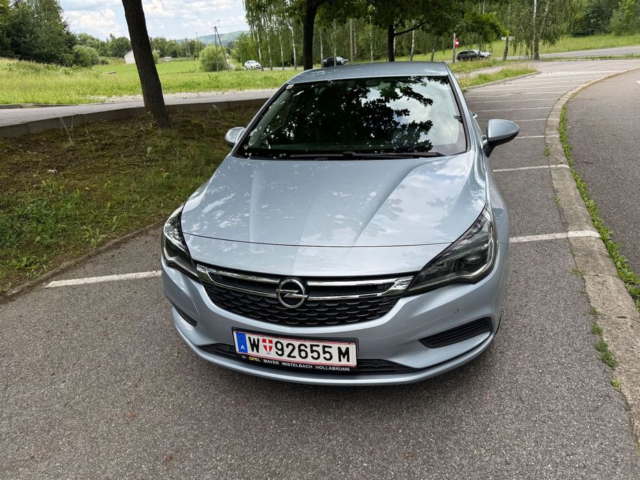 Opel Astra Navi,ledy.podgrzewana kierownica,fotele,pdc,tempomat.klimatronic.