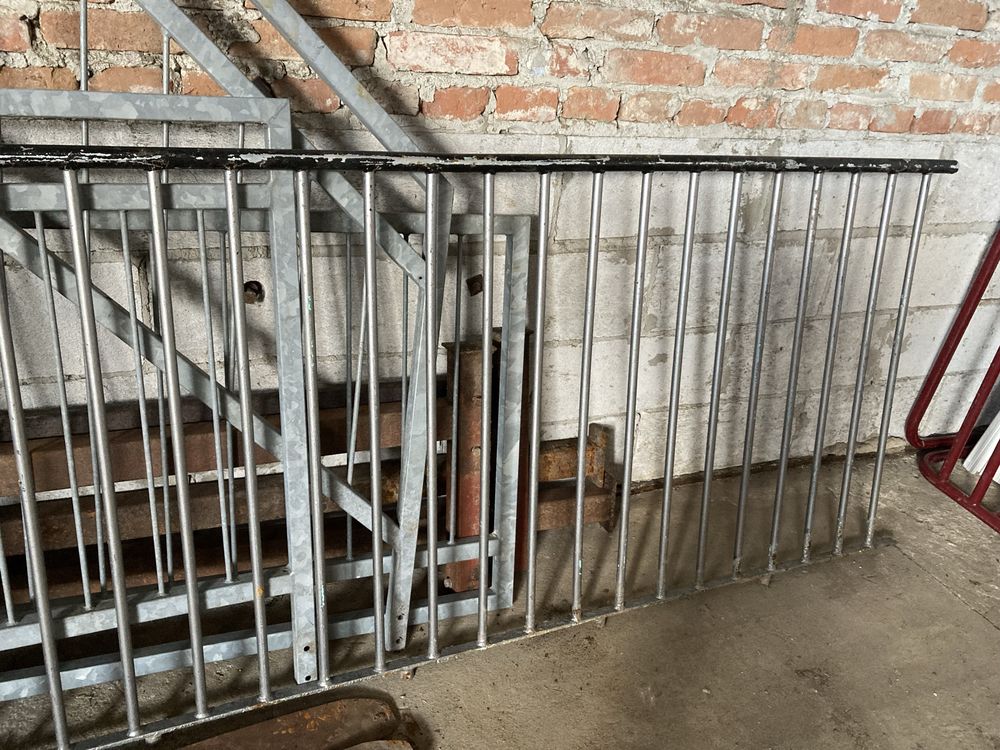 Schody zewnętrzne metalowe kręcone przemysłowe