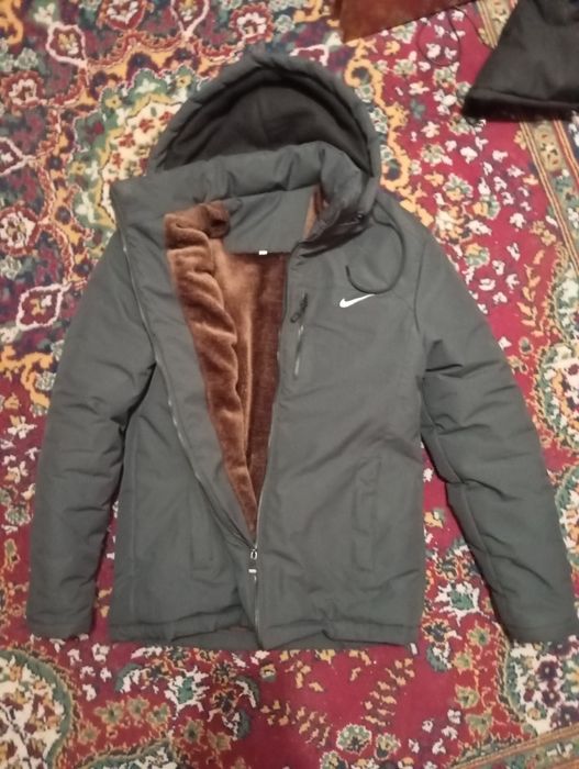 Зимова куртка Nike