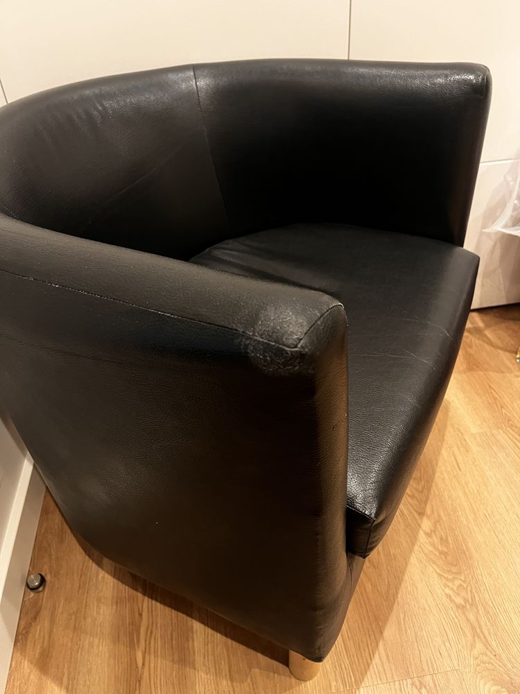 Poltrona preta IKEA