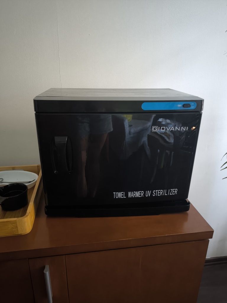 Podgrzewacz do ręcznikow ze sterylizatorem UV-C 23 L czarny