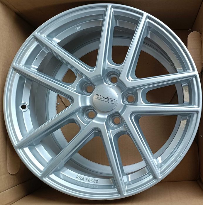 4× Felga alu Anzio Split 7.5" x 17" 5x112 ET 52 / 560
