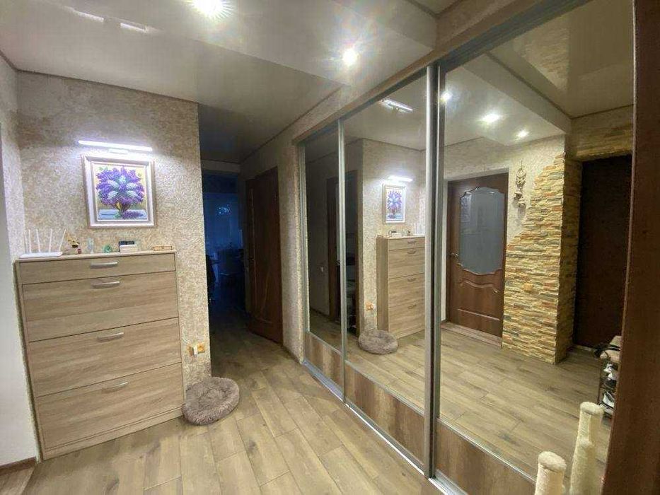 Продам Двухкімнатну квартиру Озерне