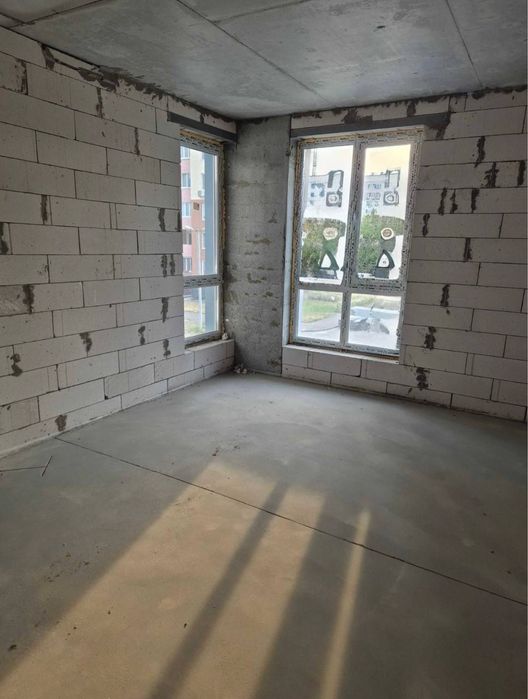 Продаж 3 кімнатної квартири у новобудові