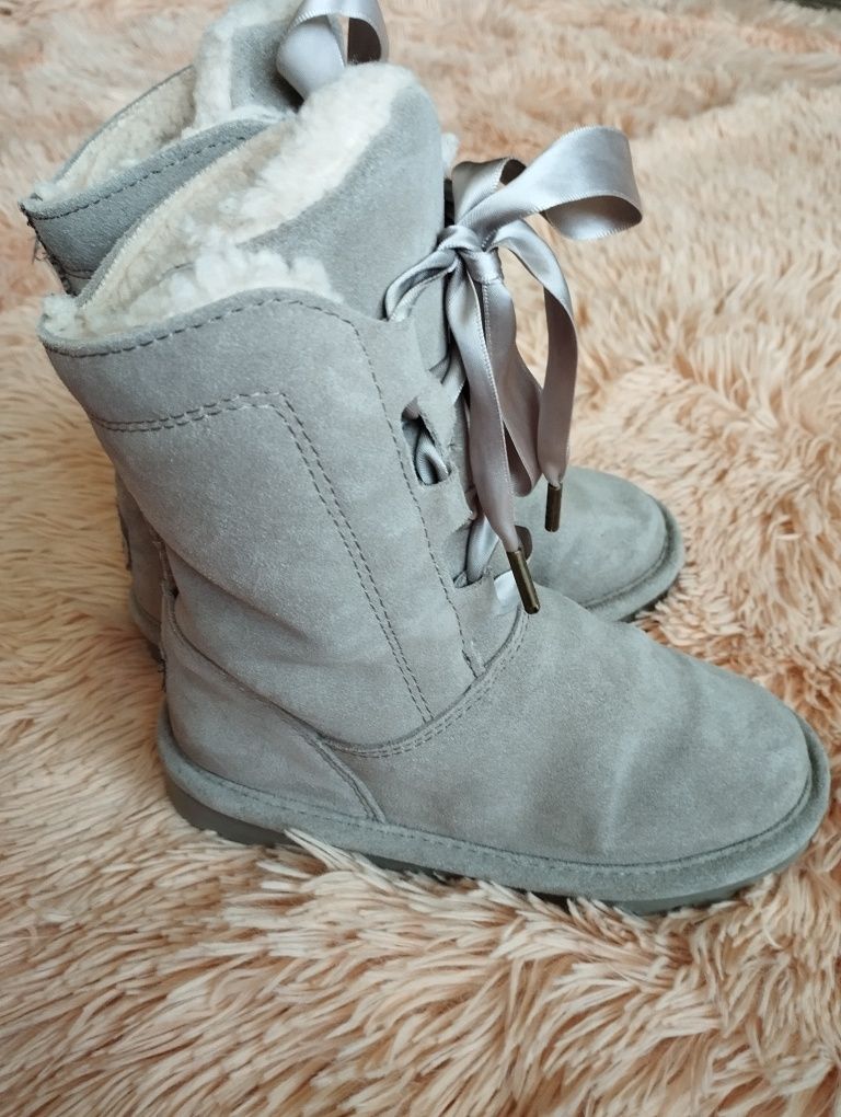 Зимові чобітки ( угі) на дівчинку Bearpaw