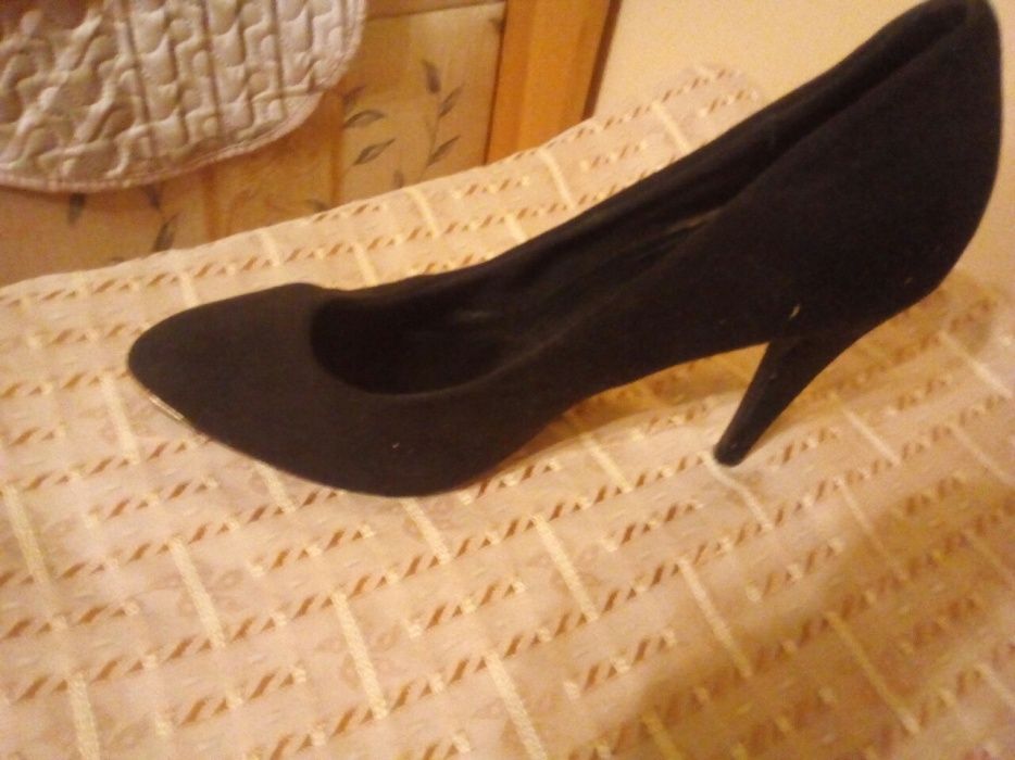 Buty damskie na obcasie