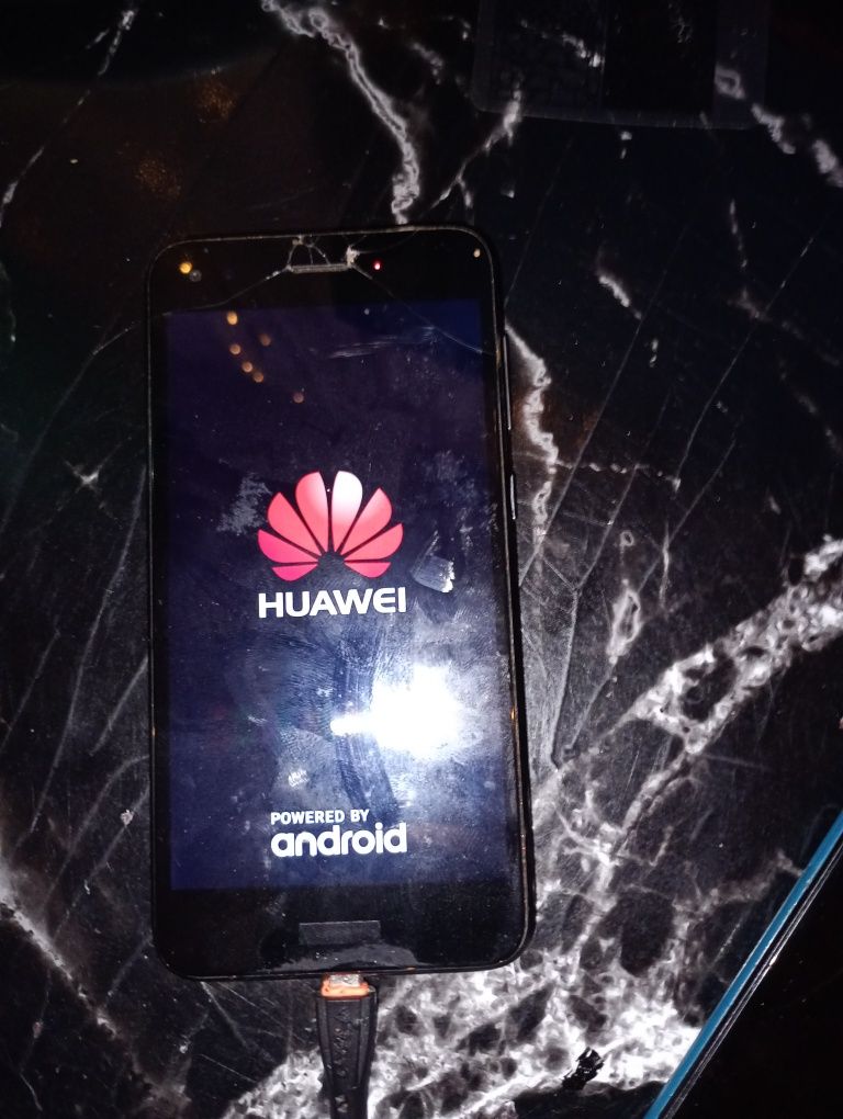 Продам huawei 2018 y5