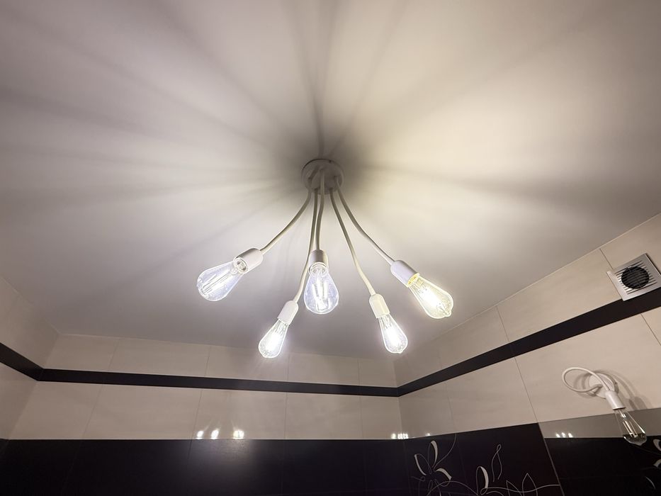Lampa żyrandol bialy plus dwa kinkiety