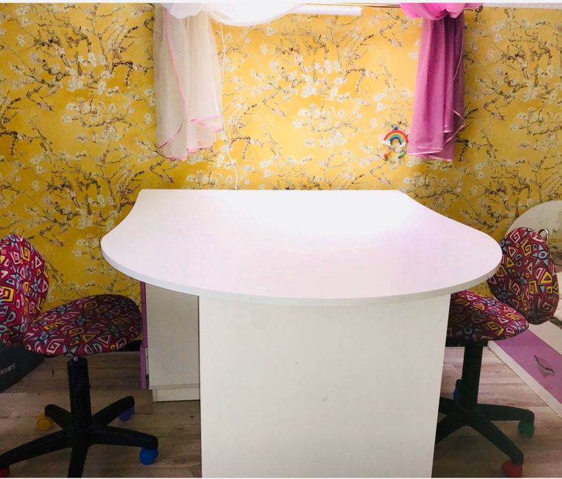 продам стіл на два містя