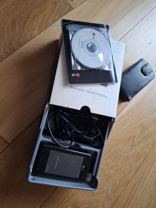 LG KU990 - komplet kolekcjonski antyk