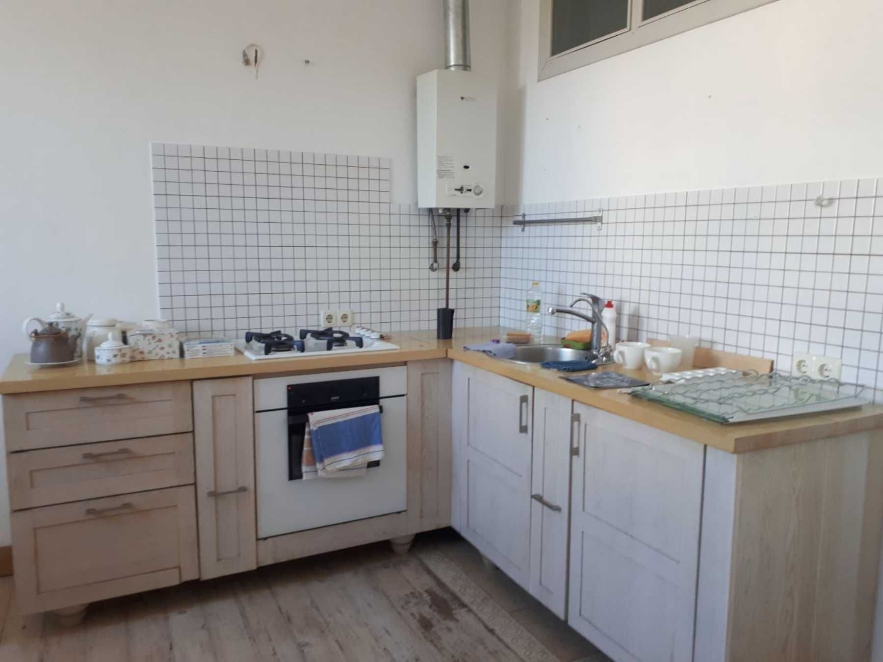 Продам 2 комнатную квартиру 50 м2 в центре,пр. Героев Харькова VI