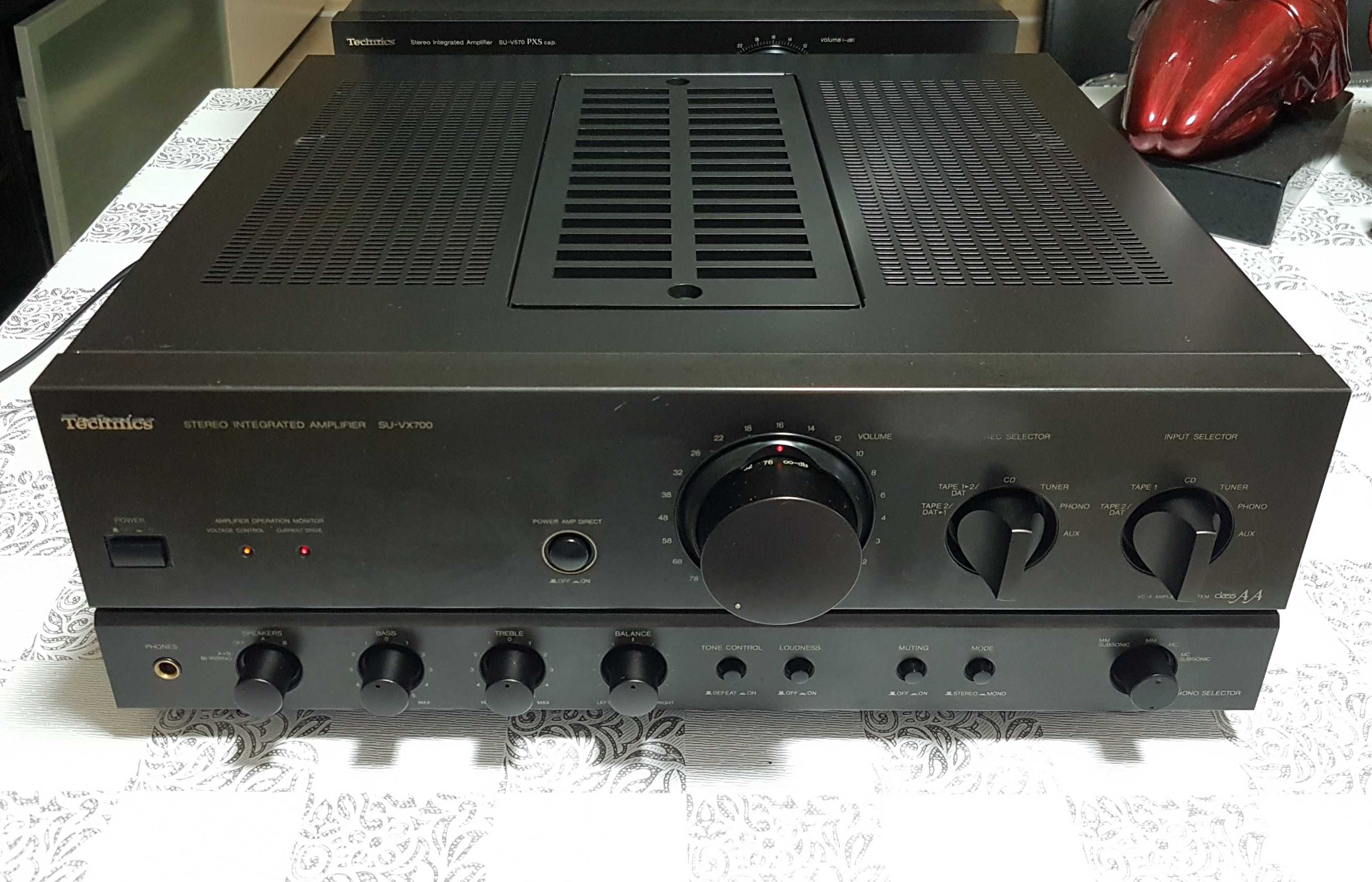 Amplificador estéreo integrado Technics SU-VX700 de 90 watts por canal