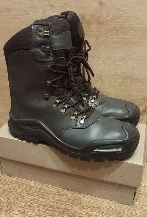 Берци Талан .Демісизон ,Зима (високі) Літні(короткі) .Gore-Tex.