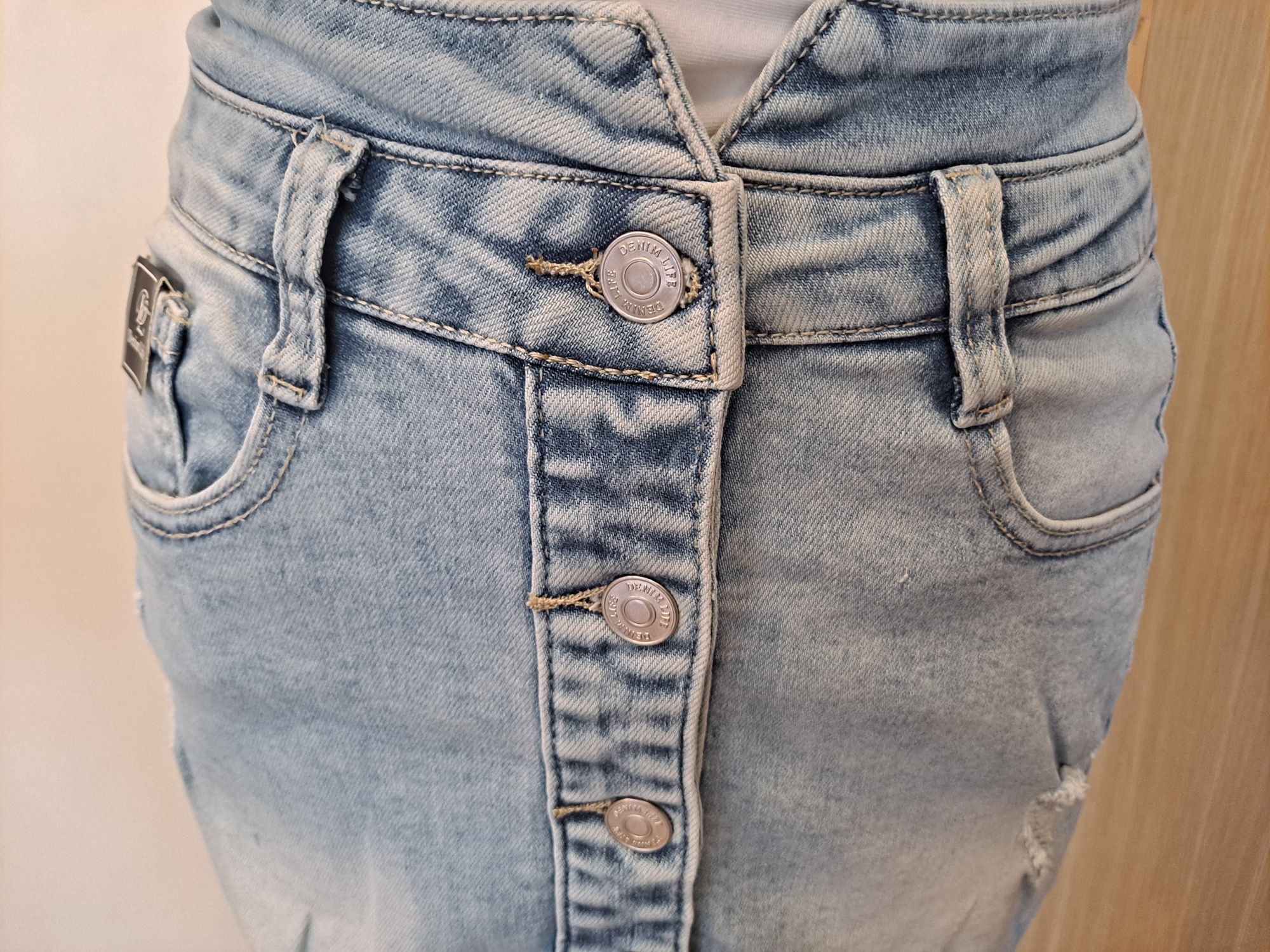 Nowa jeansowa spódnica z guzikami rozm 38