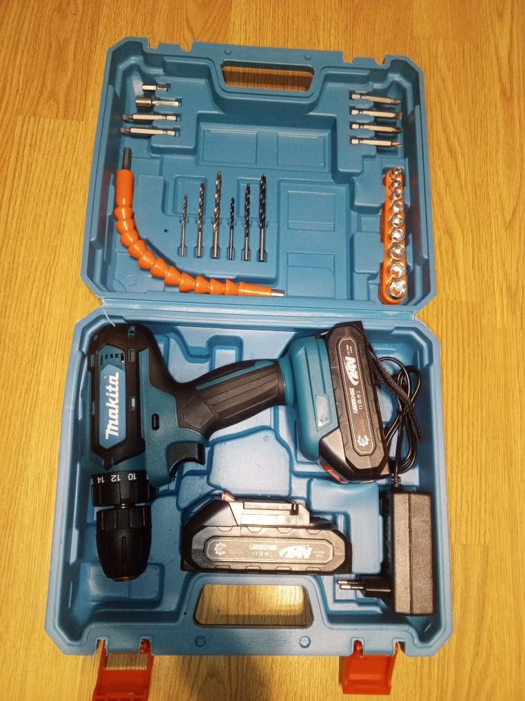 Makita wiertarko-wkretarka 2 acu 4ah w zestawie
