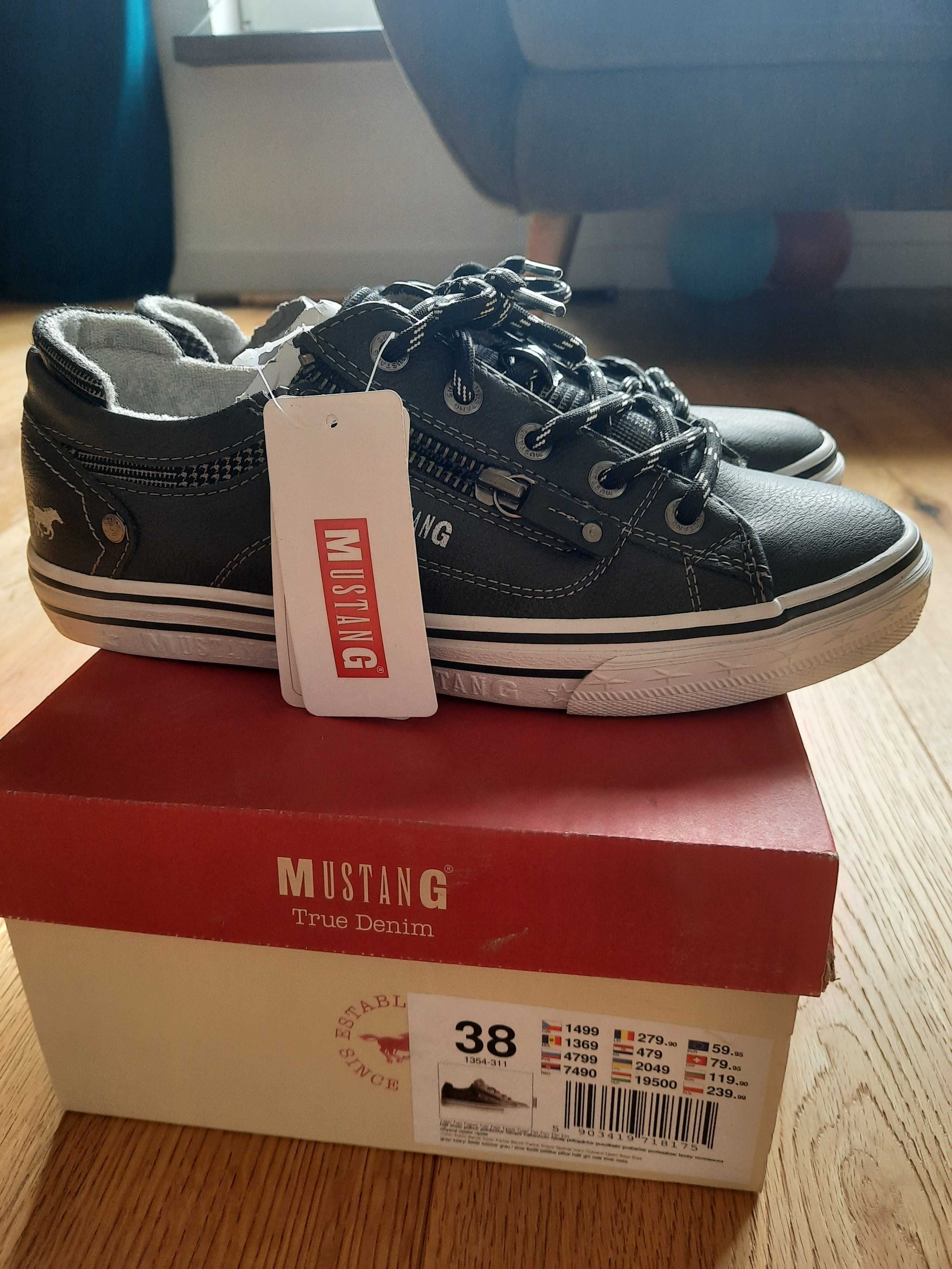 Buty sportowe chłopięce mustang 38 nowe