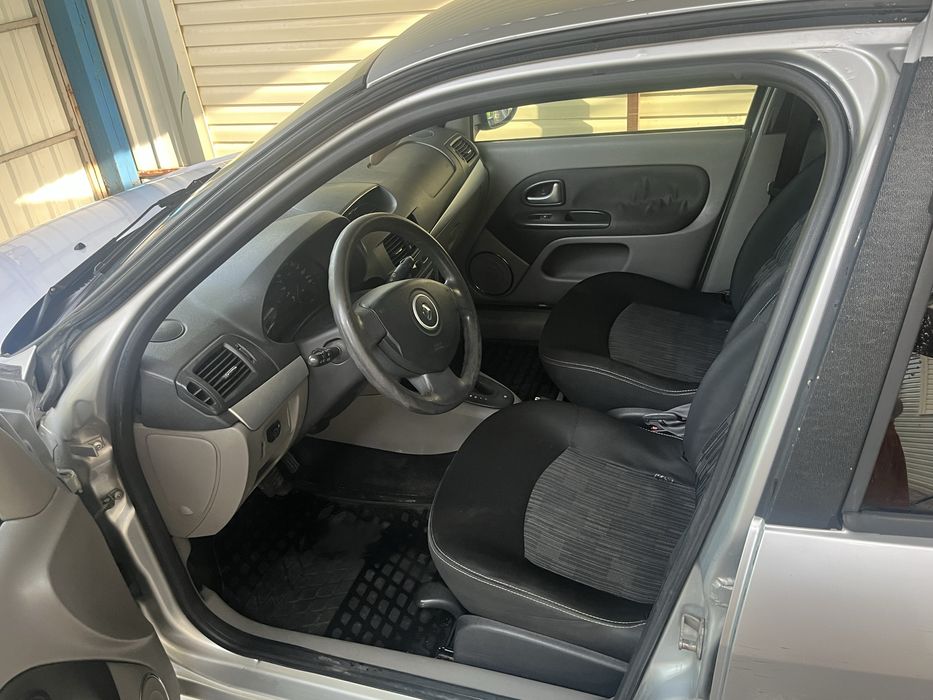 Продам Renault symbol 2011