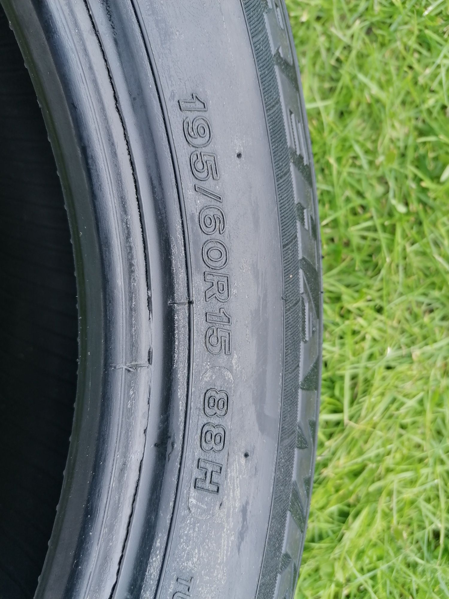 (4.z) Opona letnia 195/60 R15 Firestone firehawk TZ 200