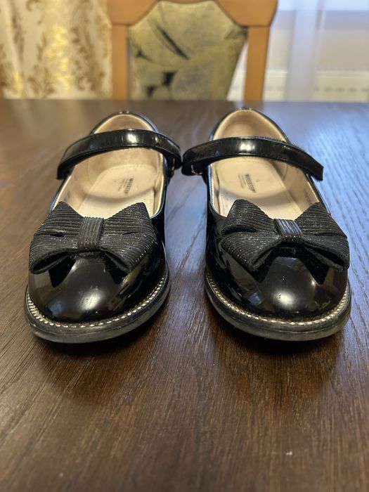 Туфельки для дівчинки