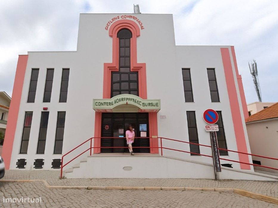 Loja 20m2+ Garagem 20m2 na Charneca da Caparica