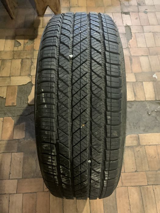 Продам Всесезону Резину 235.60.18