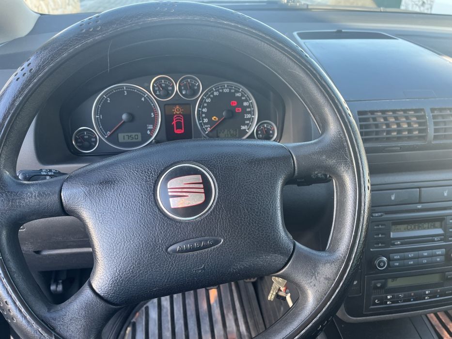 SEAT Alhambra 1.9 TDI 115cv – 7 Lugares – Nacional – Familiar