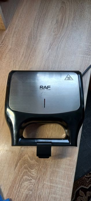 Мультипекар мультимейкер зі знімними формами 8 в 1 RAF-551 800W