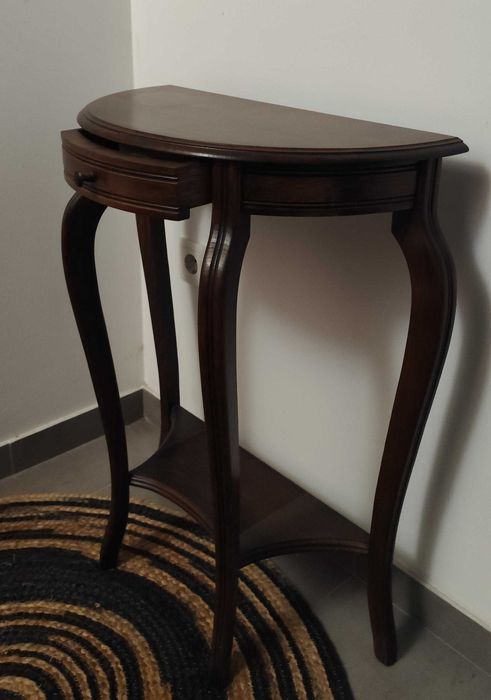 Mesa de apoio com Gaveta
