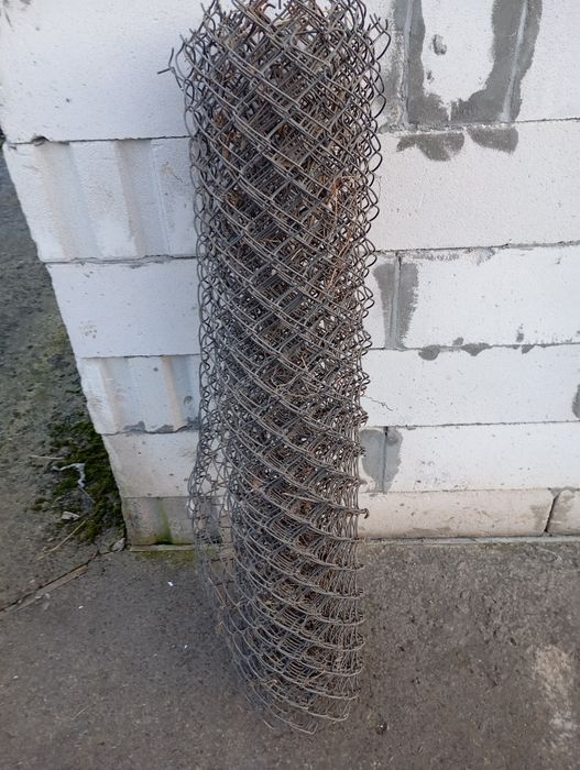 Продам сітку для загороди.