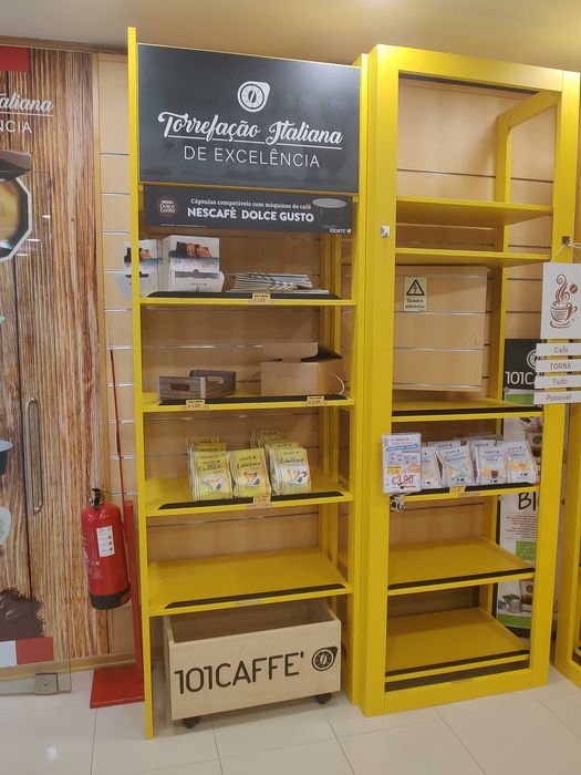 Mobiliário e Acessórios de loja