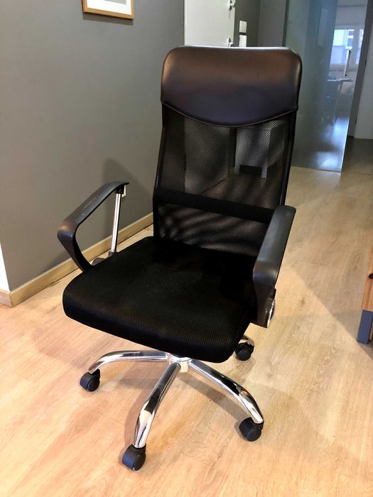 Cadeira de Escritório Executiva Preto com Design Moderno (Lisboa)
