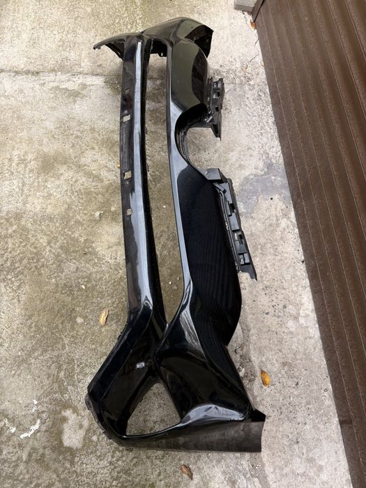 Оригинальный передний бампер Toyota RAV4 2017  года