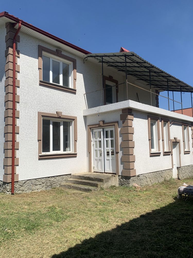 Продам будинок двох поверховий м.Кіцмань