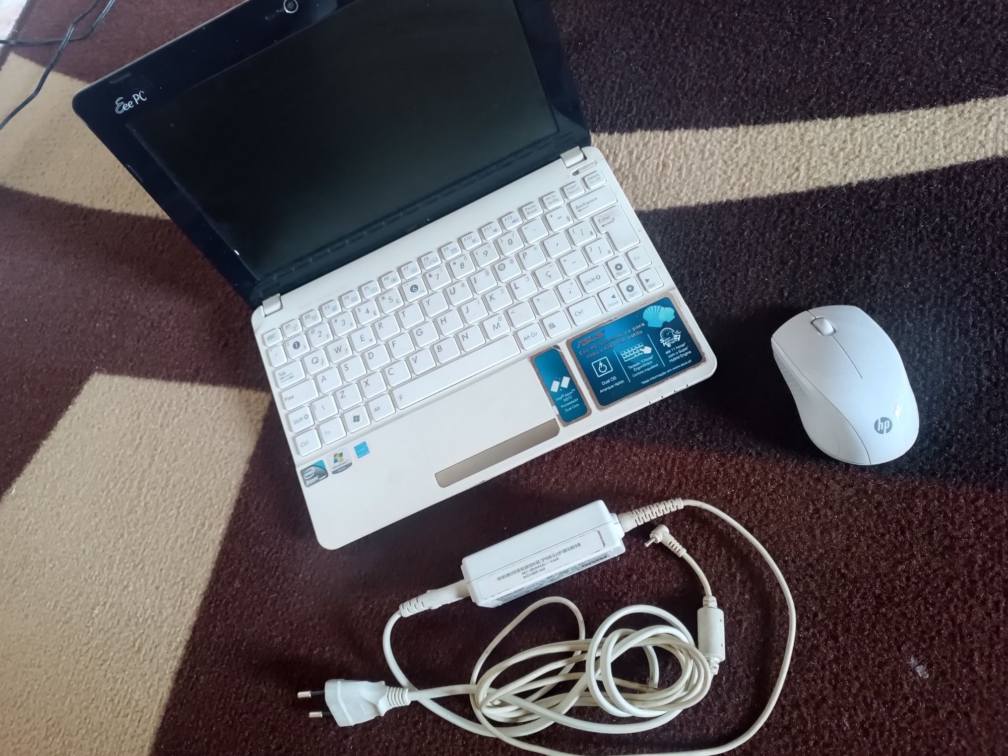 Portátil Asus + colunas