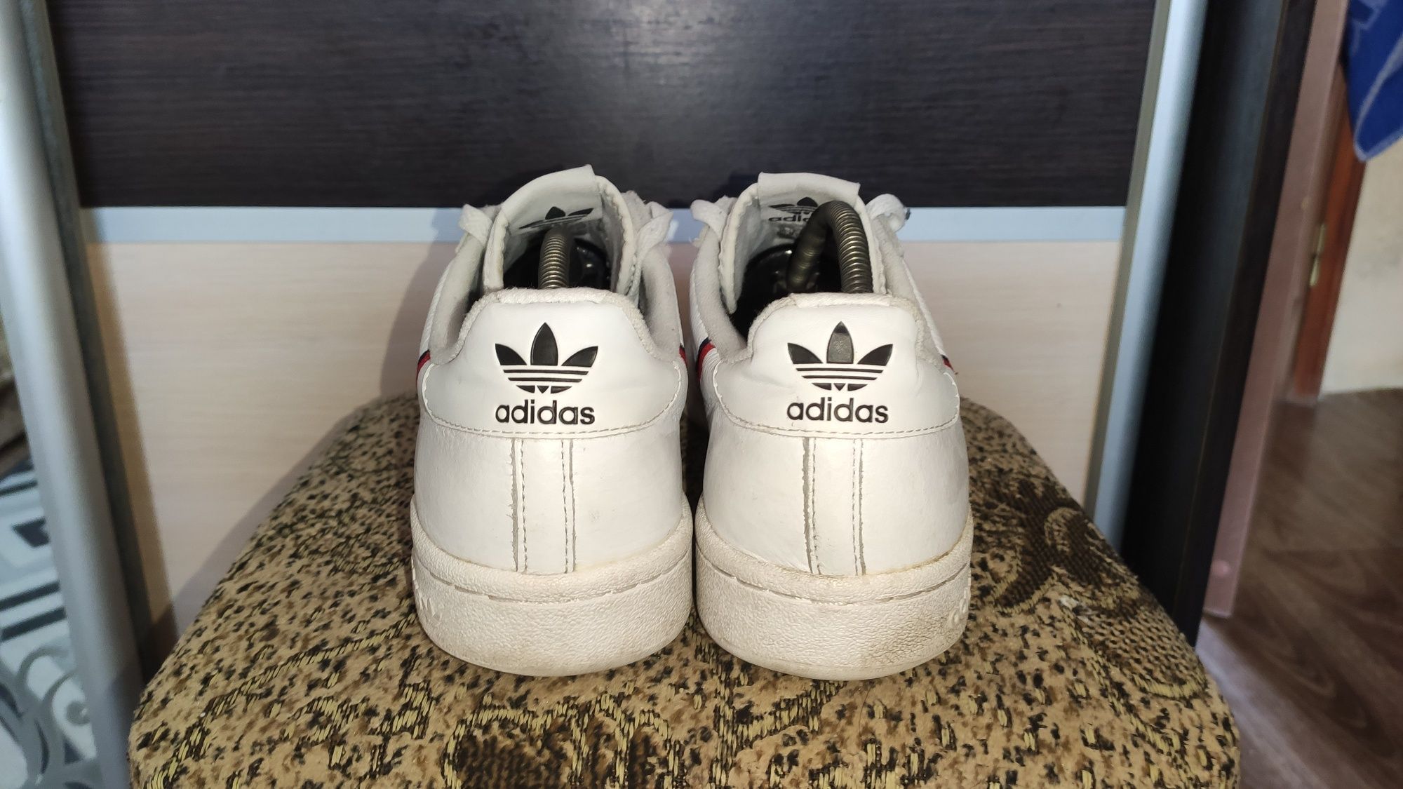 Продам кеди Adidas Continental 80