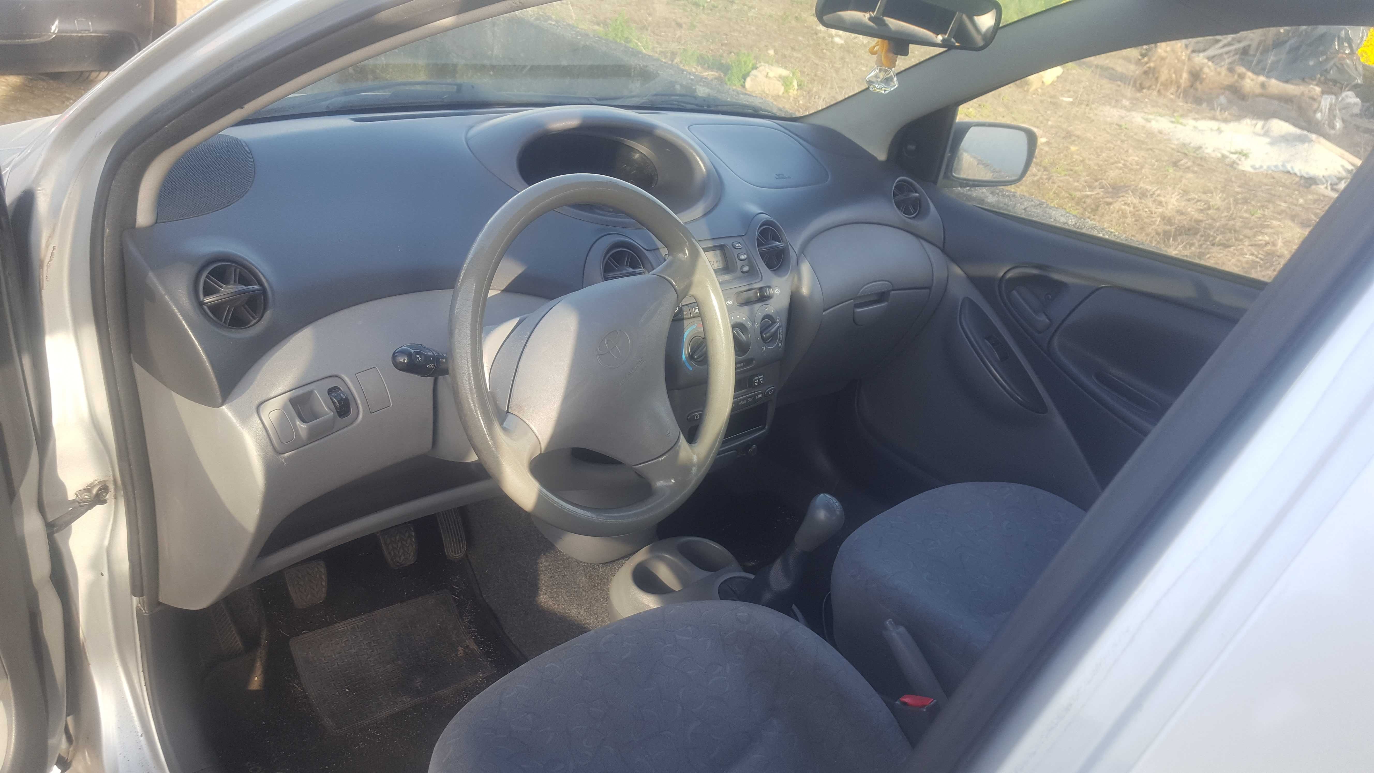 Toyota yaris 1.0 vvti