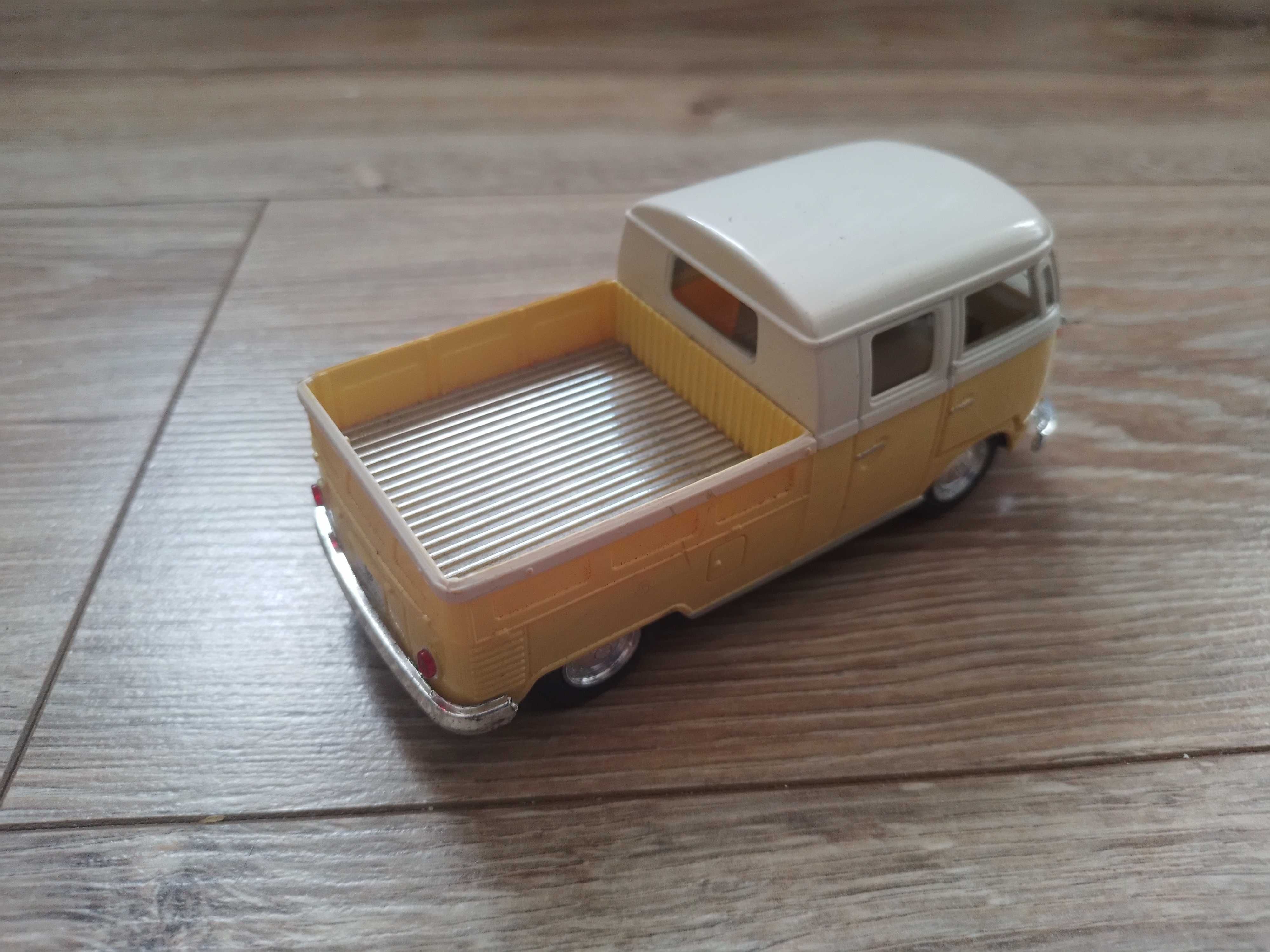 Volkswagen BUS; Kinsmart 1:34