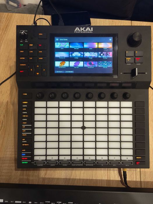 Akai Force stacja robocza plus MEGA gratisy!!