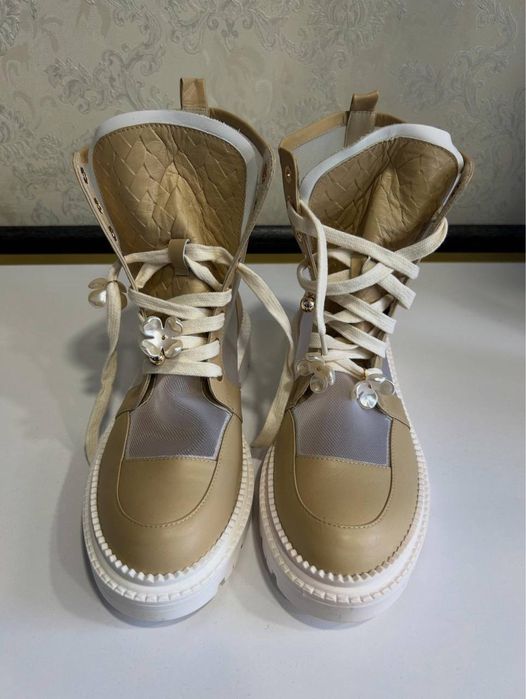 Нові легкі ботінки Helena Soretti. Італія.