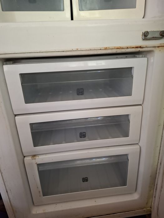 Холодильник Samsung RL23DATW